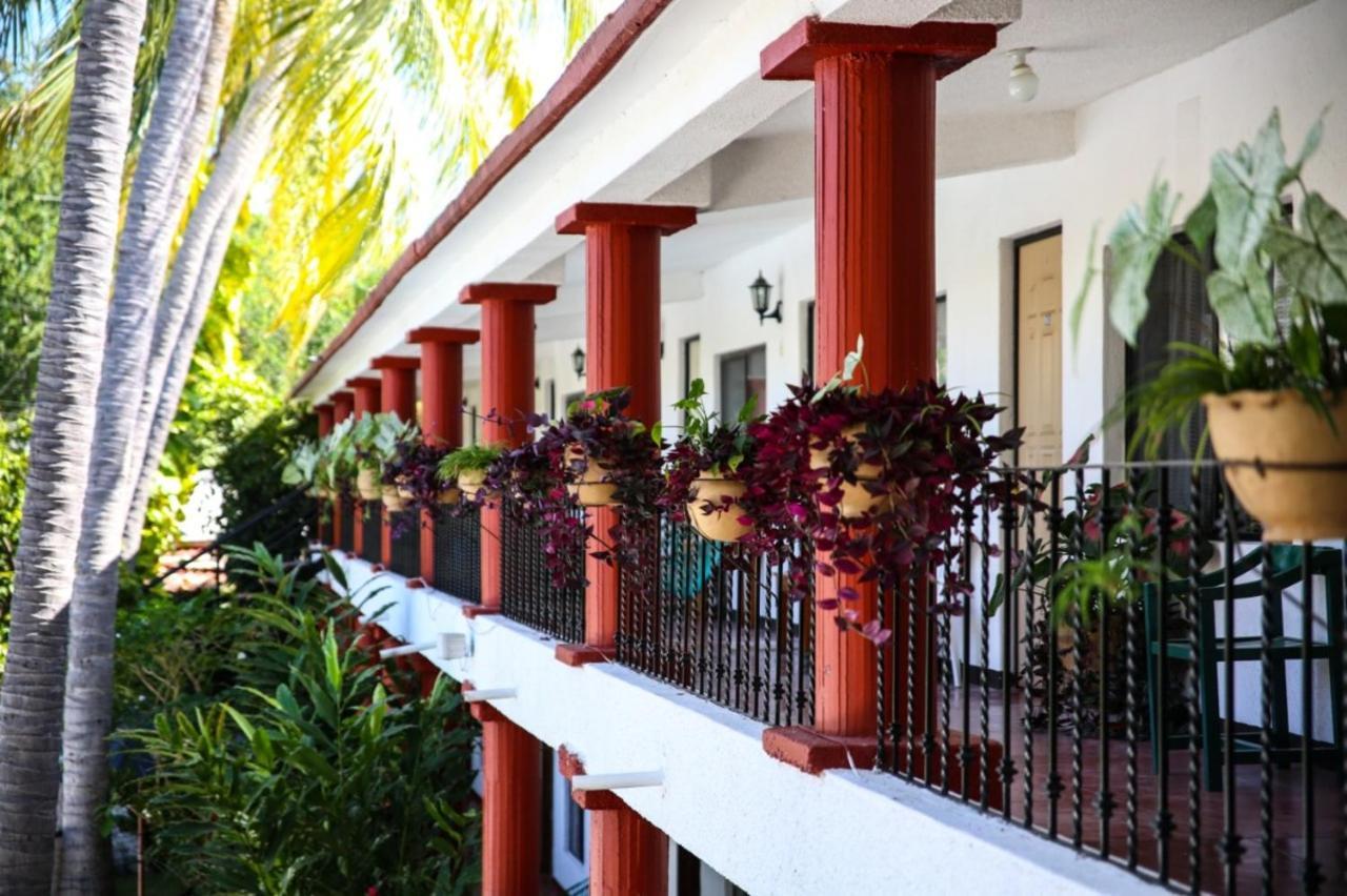 Hotel Albatros Puerto Escondido  Exterior photo