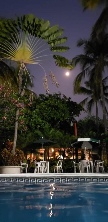 Hotel Albatros Puerto Escondido  Exterior photo