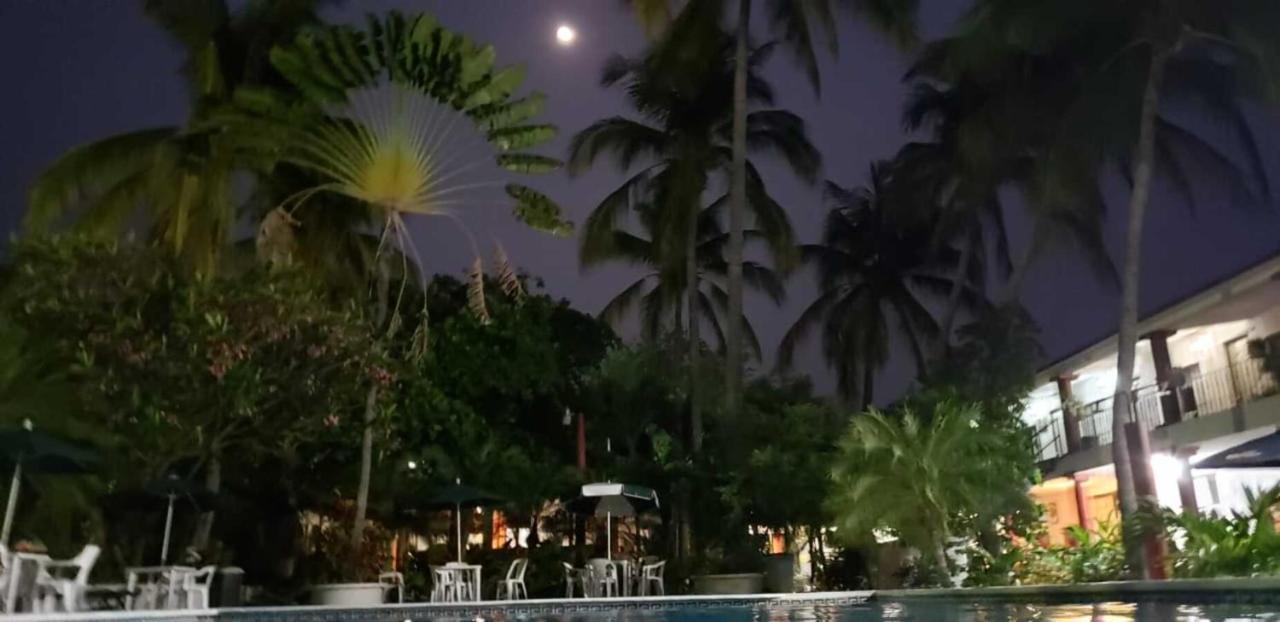 Hotel Albatros Puerto Escondido  Exterior photo